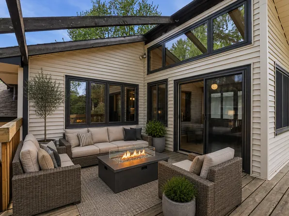 2750 17th St NW, New Brighton, MN 55112
