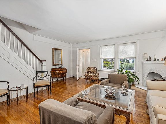 3rd image of 6818 Ingram St