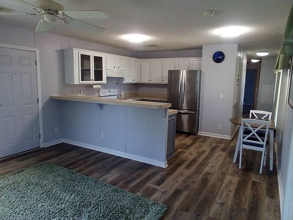 2nd image of 4713 Goldfinch Dr