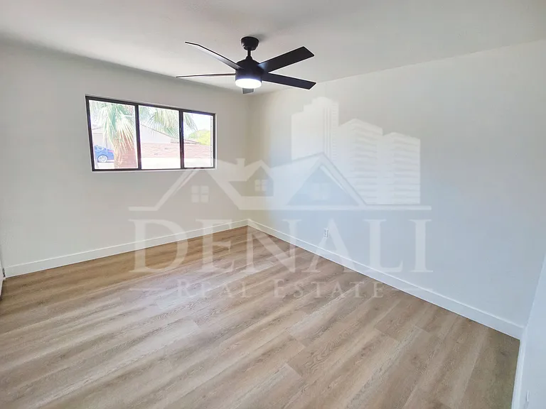 7321 E Coronado Rd — Photo 12