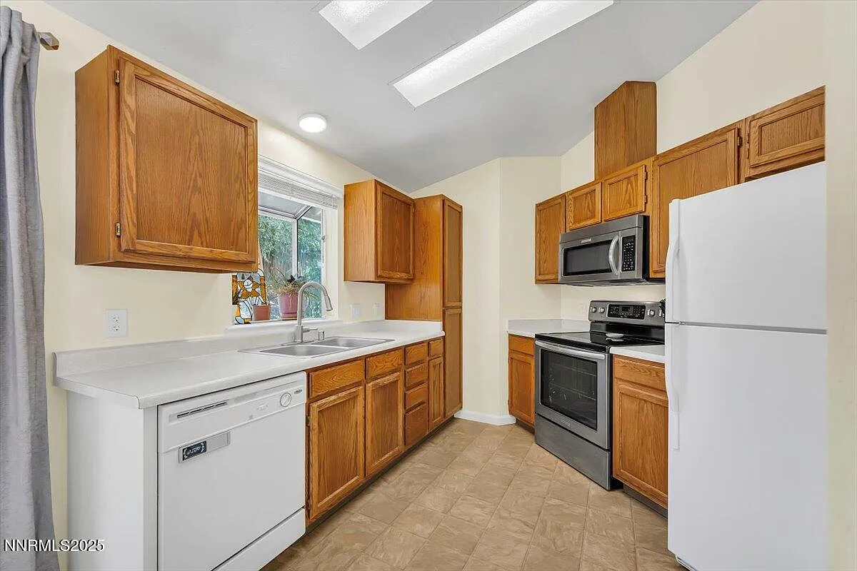 1031 Ambassador Dr photo 1