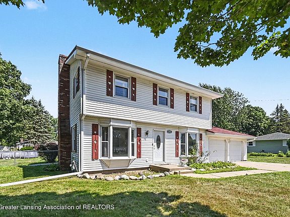 3rd image of 1072 Otto Rd