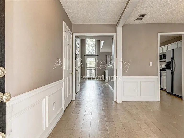 2540 Alvecot Cir — Photo 25