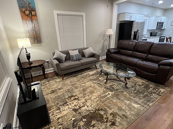5th image of 902 Rankin Ave