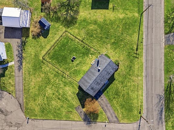 3rd image of 412 Payne Rd