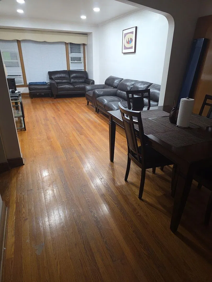 3BR Single Family Home with Garage Parking, Central Air, Cats and Small Dogs — Photo 2