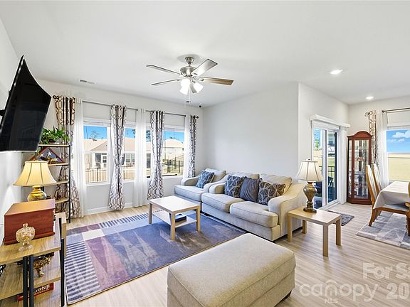5th image of 2023 Merida St