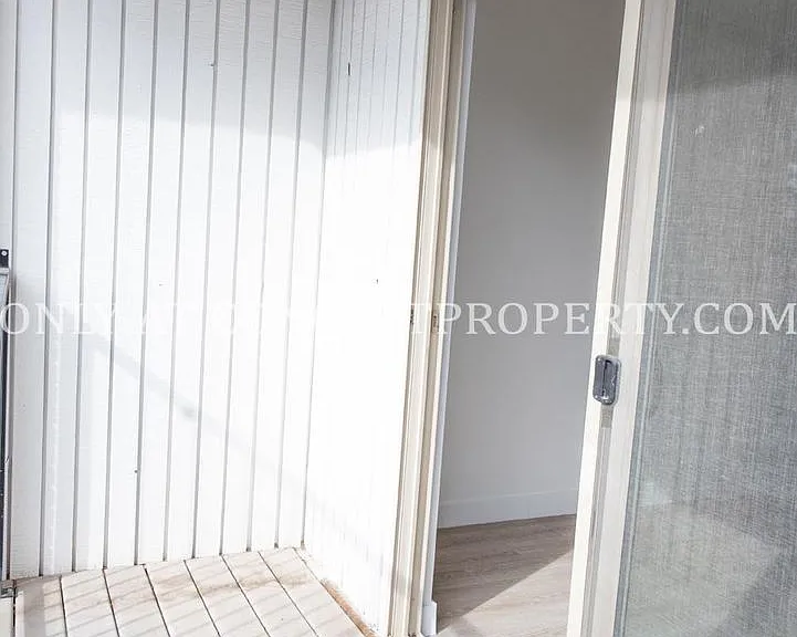 Avenue View Apartments — Photo 53