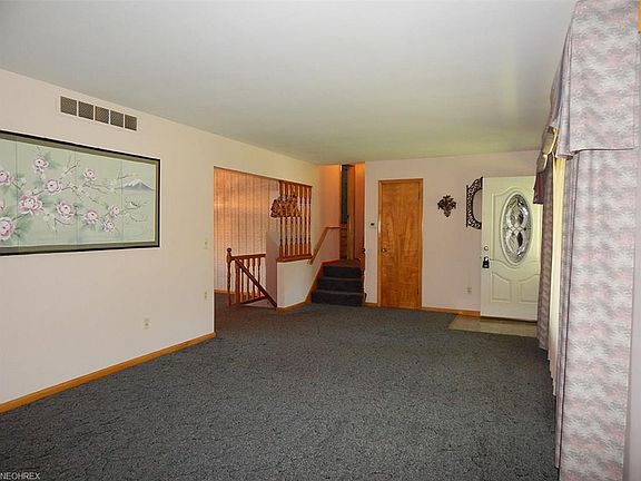 3rd image of 3891 Grace Dr