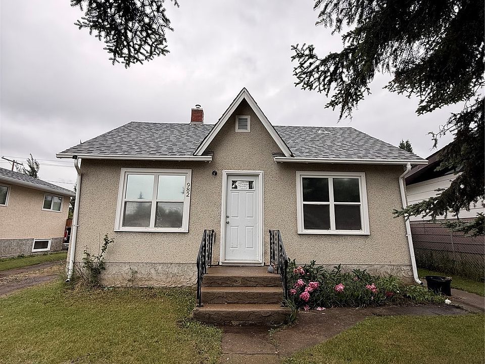 1st image of 982 12th Street W