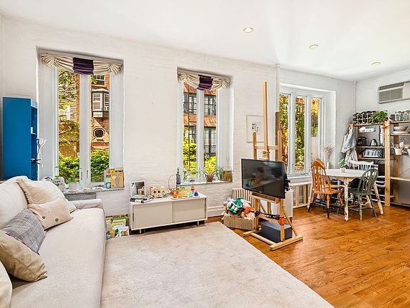 3rd image of 81 Perry St APT 1B