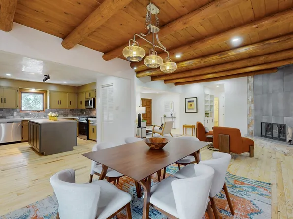 2530 Calle Delfino, Santa Fe, NM 87505