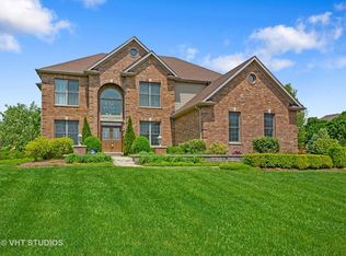 2323 Hunt Ln, Batavia, IL 60510