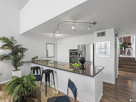 4th image of 701 Minnesota St APT 224