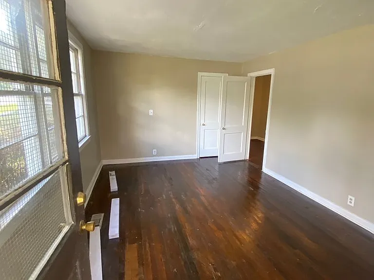 1035 Fisk Ave — Photo 4