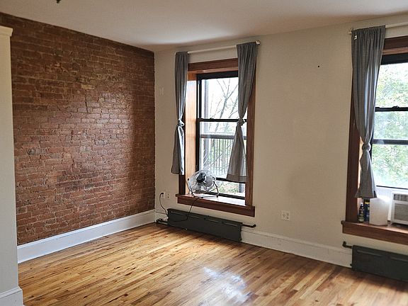 4th image of 69 Gates Ave APT 6
