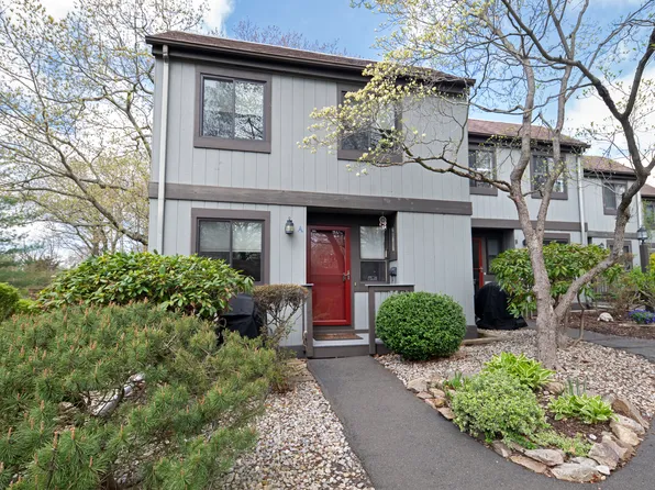 34 Harbour Village #A, Branford, CT 06405