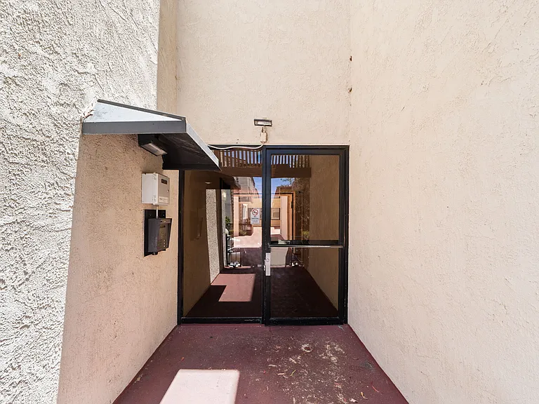 6050 Canterbury Dr #H130 — Photo 36