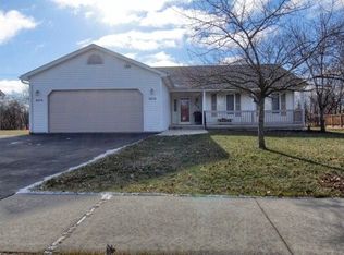 2679 Lacota Rd, Waterford, MI 48328