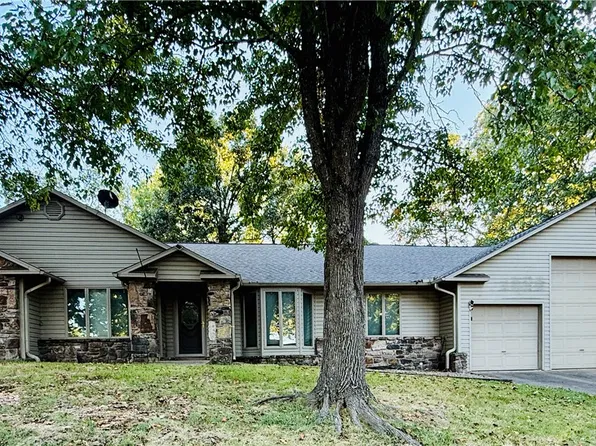 11 Wimbledon Way, Bella Vista, AR 72715