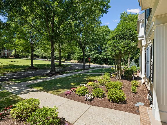 5th image of 1102 French Town Ln
