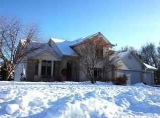 10805 50th Pl N, Plymouth, MN 55442