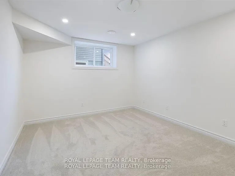 24 Seabert Dr — Photo 2