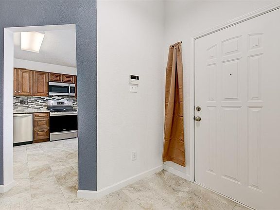 3rd image of 10249 Tustin Ter