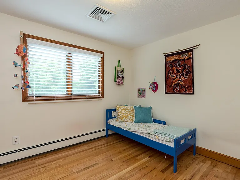 1 Radcliffe Rd — Photo 22