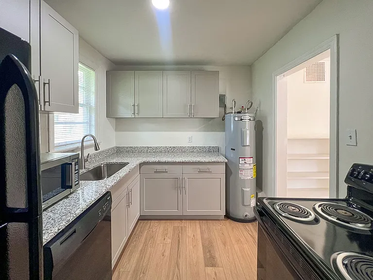 1122-1124 NW 4th Ave — Photo 8