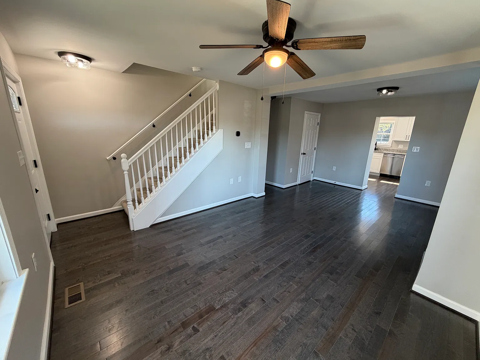 5247 Wasena Avenue 2 Bedroom 1.5 Bath $1,595 — Photo 3