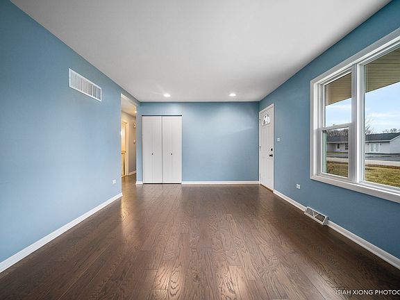 5th image of 326 Arrowhead Dr