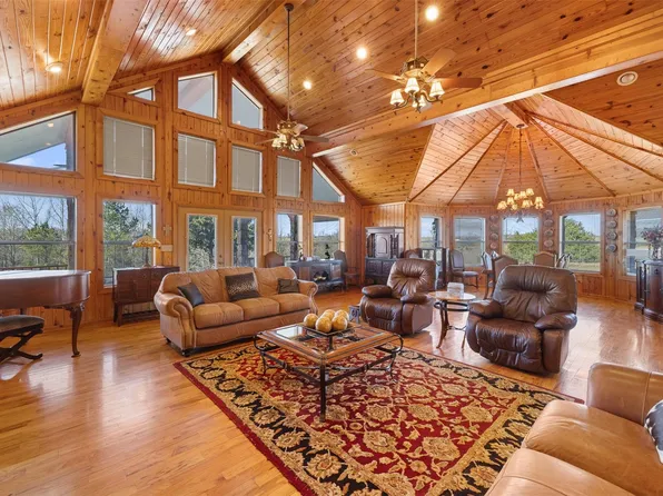 6622 County Road 360, Buffalo, TX 75831