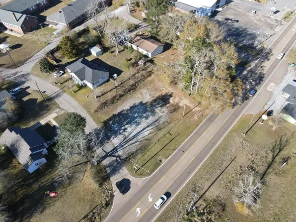 303 W Devall St, Ellisville, MS 39437