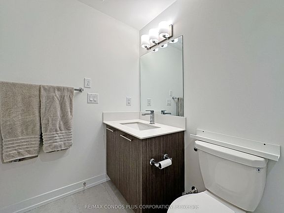 4th image of 871 Sheppard Ave W #9