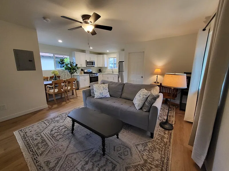 2 bed, 1.0 bath, 749 sqft, $2,500 — Photo 1