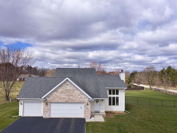2nd image of 9756 Country Knolls Dr