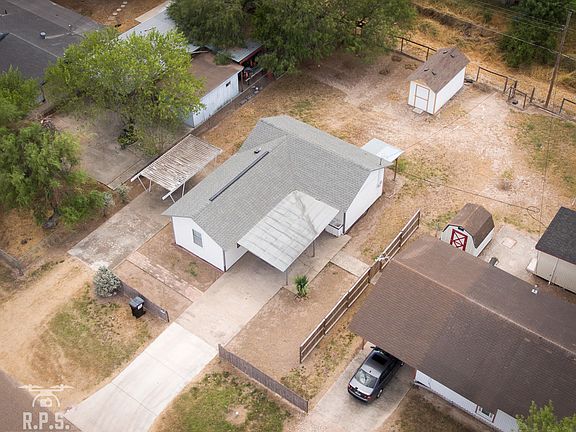 2nd image of 116 Mesquite Ave