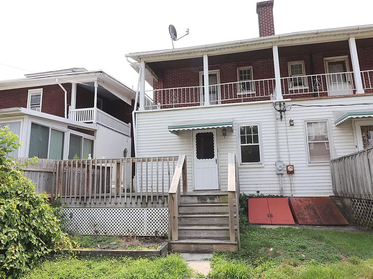 502 N State St — Photo 26