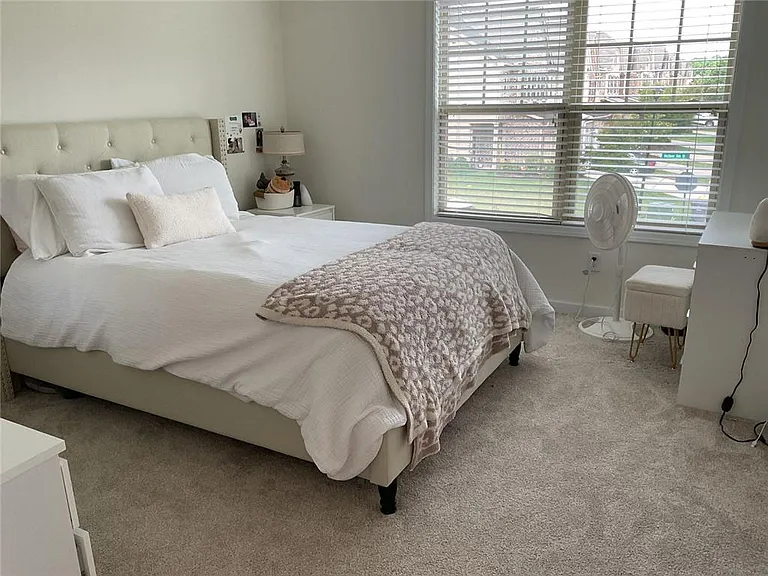 7305 Heritage Oak Ct — Photo 9