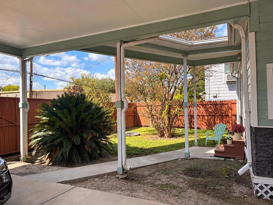 2 bed, 2340 sqft, $1,400 — Photo 3