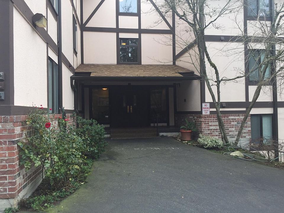 1st image of 4601 Grandview Dr W Unit 103