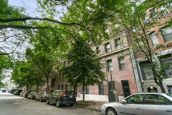 Rented by Peter R. Hungerford, LREB | media 10