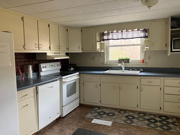 2nd image of 1019 Batts Dr