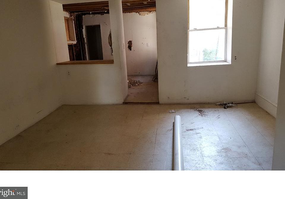 1st image of 2733 Kensington Ave