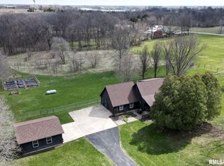 1322 Kent St, Kewanee, IL 61443