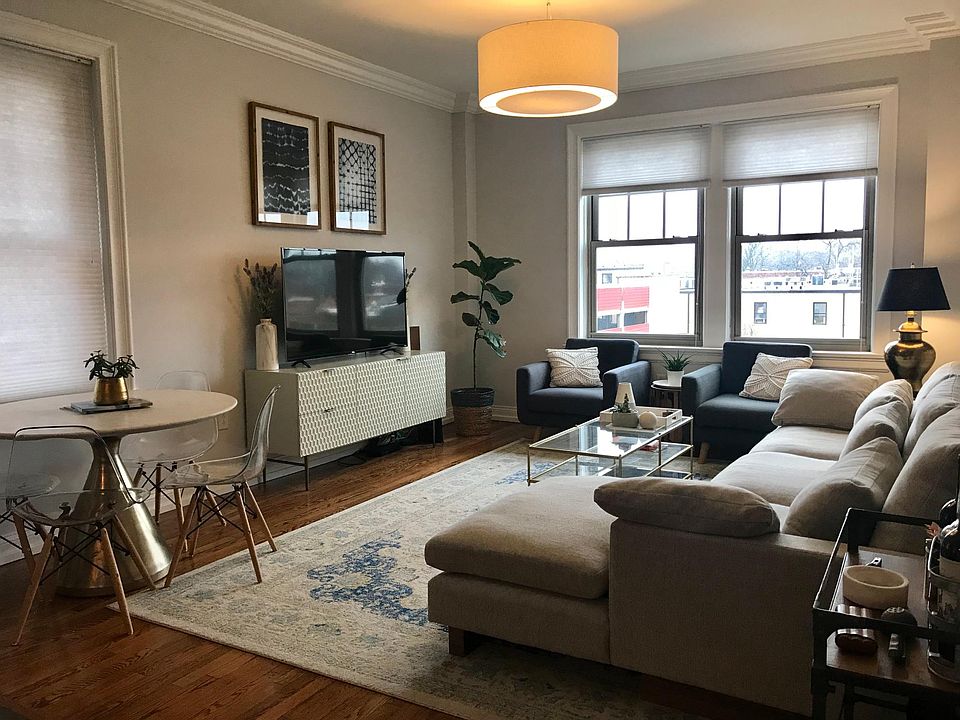 1st image of 4931 Lindell Blvd APT 403