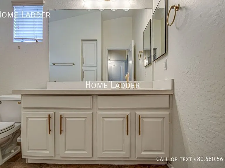 2250 E Deer Valley Rd #26 — Photo 17