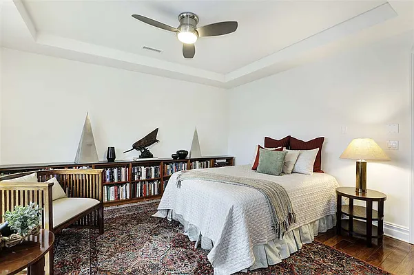 Sold by Keller Williams City Life Realty | media 46