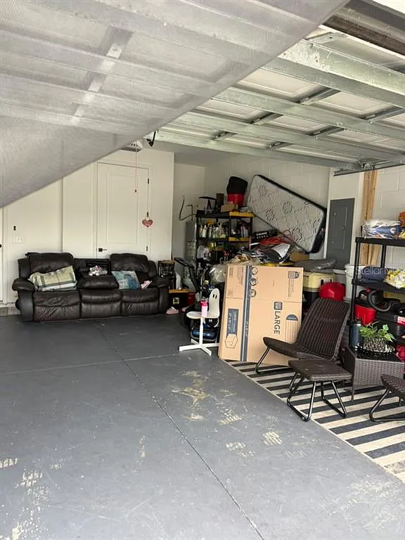 4 bed, 2.0 bath, 1636 sqft, $1,900 — Photo 3